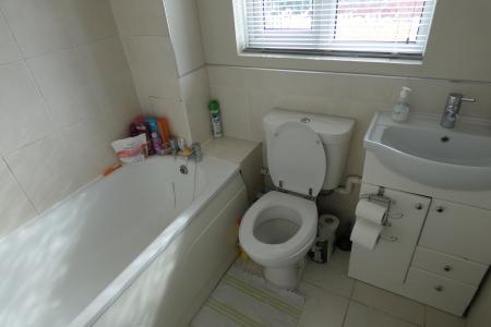 1 bedroom Semi-detached house to let in *VIEWINGS PAUSED* Nightingale Walk, Salisbury, SP2