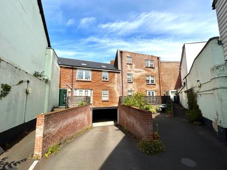 1 bedroom Flat to let in Fisherton Street, Salisbury, SP2