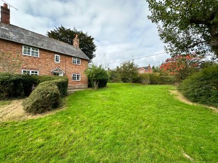 3 bedroom Detached house to let in Whiteshoot, Redlynch, SP5