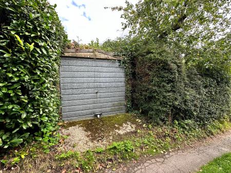 3 bedroom Detached house to let in Whiteshoot, Redlynch, SP5