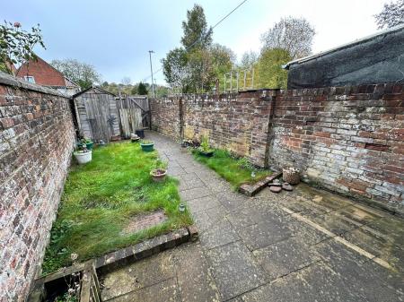 3 bedroom Terraced House to let in Lower Road, Salisbury, SP2