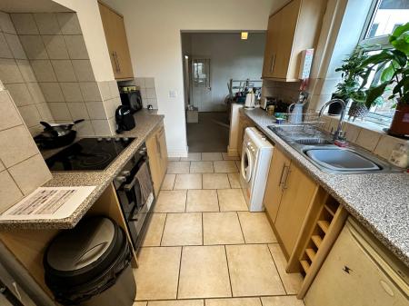 3 bedroom Terraced House to let in Lower Road, Salisbury, SP2