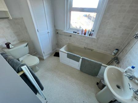 3 bedroom Terraced House to let in Lower Road, Salisbury, SP2