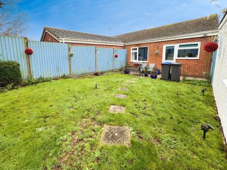 2 bedroom Semi-detached bungalow for sale in Flitcroft, Salisbury, SP4