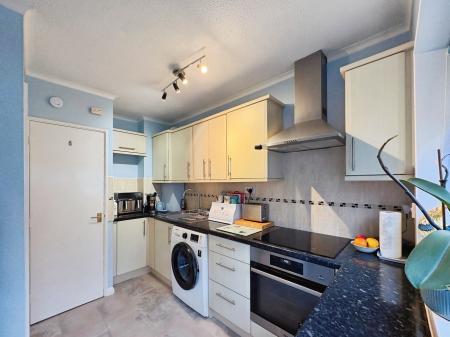 2 bedroom Semi-detached bungalow for sale in Flitcroft, Salisbury, SP4