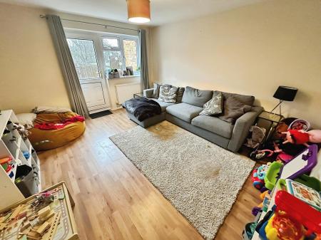 2 bedroom Terraced House to let in Turin Court, Andover, SP10