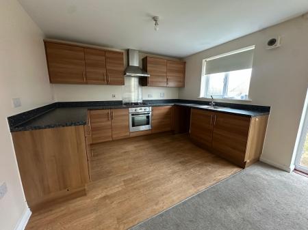 4 bedroom Detached house to let in Pasture Walk, Andover, SP11