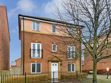 4 bedroom Detached house to let in Pasture Walk, Andover, SP11