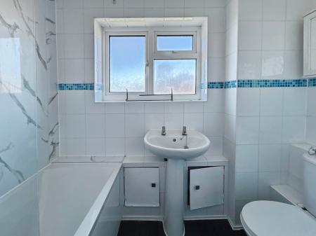 2 bedroom Semi-detached house for sale in Mill Green Road, Amesbury, SP4