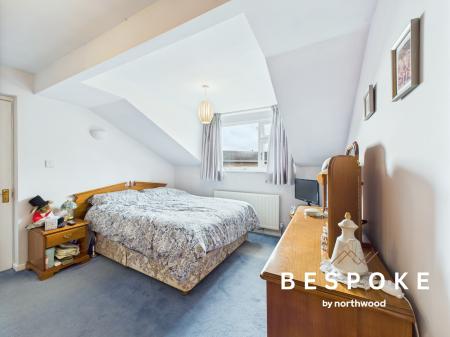 5 bedroom Detached house for sale in Cranfield Drive, Alsager, ST7