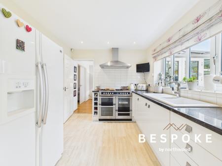 4 bedroom Detached house for sale in Fishermans Close, Sandbach, CW11