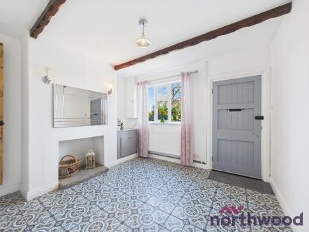 2 bedroom Cottage for sale in Hassall Road, Sandbach Heath, Sandbach, CW11