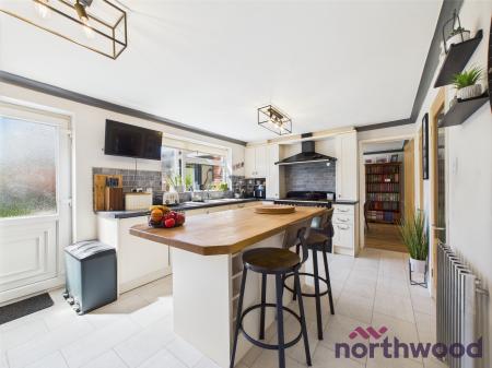 4 bedroom Detached house for sale in Jessop Way, Haslington, Crewe, CW1