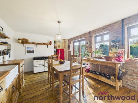 4 bedroom Detached house for sale in Manor Road, Sandbach, CW11