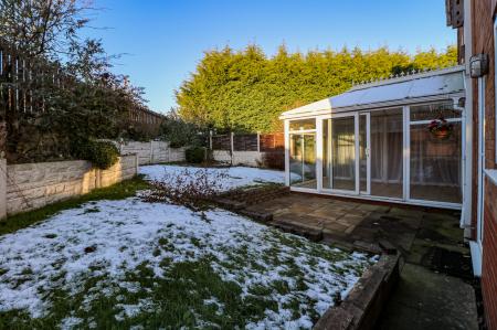 5 bedroom Semi-detached house for sale in Rutland Close, Ettiley Heath, Sandbach, CW11