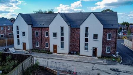 3 bedroom Town house to let in Frank Cliffe Way, Middlewich, CW10