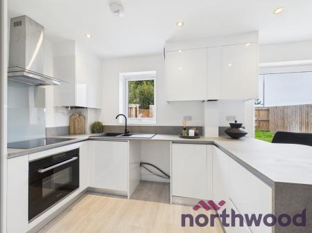 3 bedroom Town house to let in Frank Cliffe Way, Middlewich, CW10