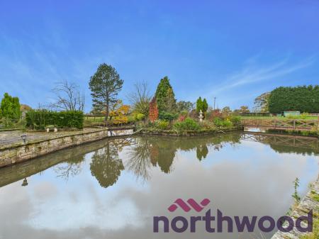 3 bedroom Farm House to let in Spen Moss, Smallwood, CW11