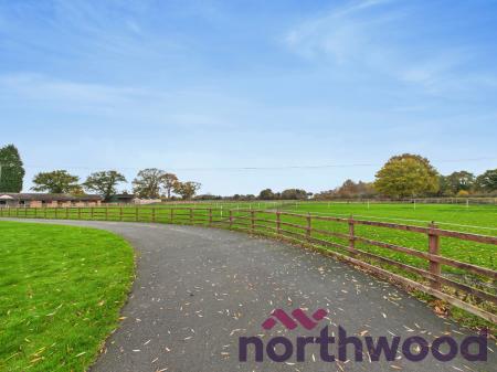 3 bedroom Farm House to let in Spen Moss, Smallwood, CW11