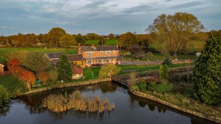 3 bedroom Farm House to let in Spen Moss, Smallwood, CW11