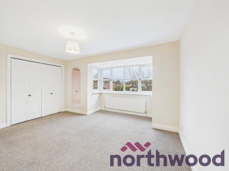 4 bedroom Detached house to let in Montrose Close, Macclesfield, SK10