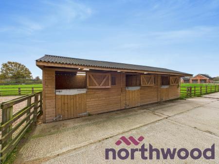 3 bedroom Farm House to let in Spen Moss, Smallwood, CW11