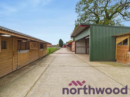 3 bedroom Farm House to let in Spen Moss, Smallwood, CW11