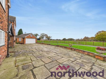 3 bedroom Farm House to let in Spen Moss, Smallwood, CW11