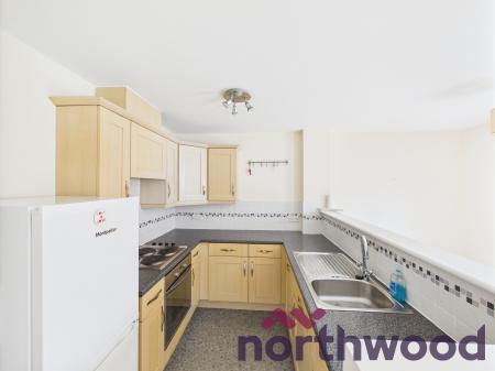 2 bedroom Flat to let in Lambert Crescent, Nantwich, CW5