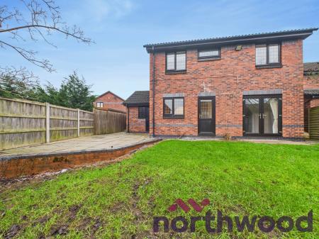 4 bedroom Detached house to let in Oakhurst Drive, Wistaston, CW2