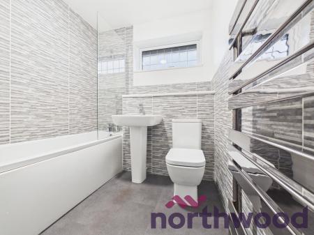 4 bedroom Detached house to let in Oakhurst Drive, Wistaston, CW2