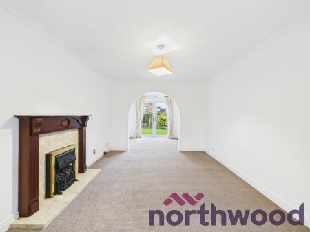 4 bedroom Detached house to let in Oakhurst Drive, Wistaston, CW2