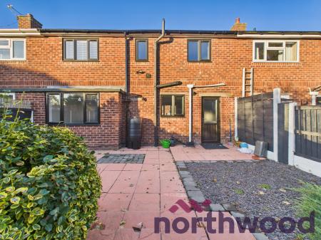 2 bedroom Mews house to let in George VI Close, Middlewich, CW10