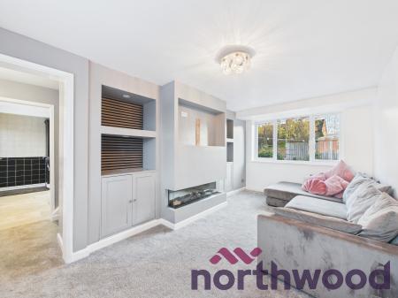 2 bedroom Mews house to let in George VI Close, Middlewich, CW10