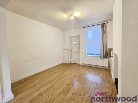 2 bedroom Terraced House to let in Green Street, Sandbach, CW11