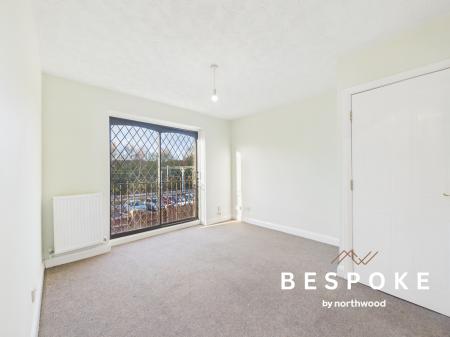 1 bedroom Flat for sale in Kingsley Court, Elworth, Sandbach, CW11