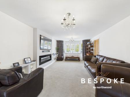 5 bedroom Detached house for sale in Kidsgrove Close, Sandbach, CW11