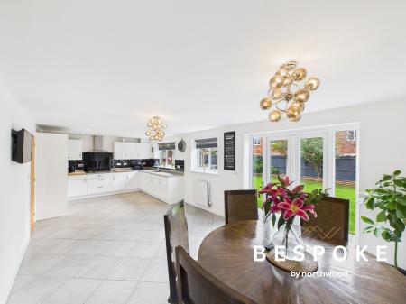 5 bedroom Detached house for sale in Kidsgrove Close, Sandbach, CW11