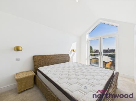 5 bedroom Detached house to let in Crewe Road, Sandbach, CW11