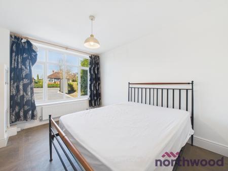 5 bedroom Detached house to let in Crewe Road, Sandbach, CW11