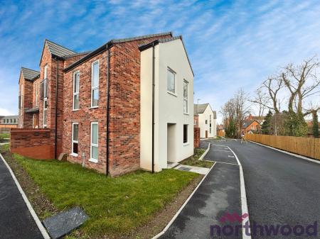 2 bedroom Mews house to let in The Wardle - Frank Cliffe Way, Middlewich, CW10