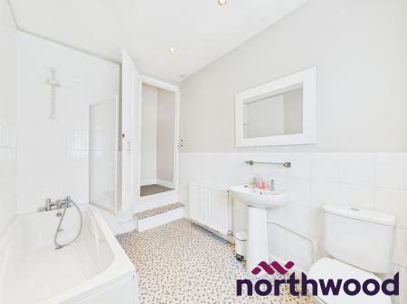 2 bedroom Terraced House to let in Middlewich Street, Crewe, CW1