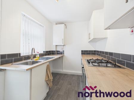 2 bedroom Terraced House to let in Middlewich Street, Crewe, CW1