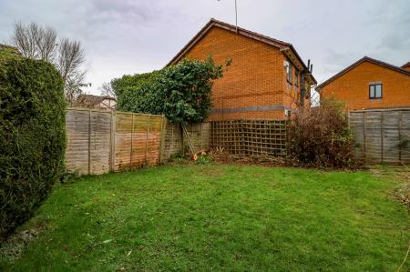 2 bedroom Flat to let in Kestrel Drive, Coppenhall, Crewe, CW1