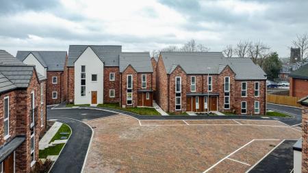 2 bedroom Mews house to let in The Wardle - Frank Cliffe Way, Middlewich, CW10