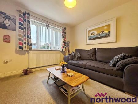 2 bedroom Semi-detached house to let in Skeath Close, Sandbach, CW11