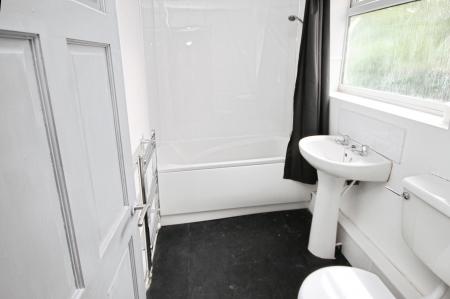 2 bedroom Terraced House for sale in LLoyd Street, page hall, Sheffield, S4
