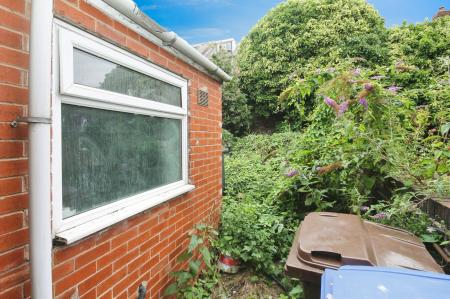 2 bedroom Terraced House for sale in LLoyd Street, page hall, Sheffield, S4