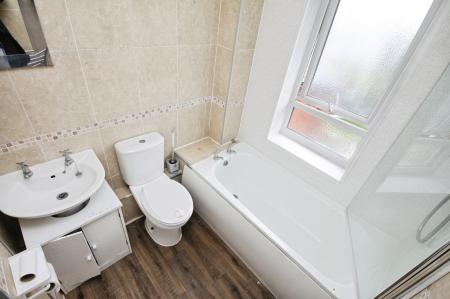 2 bedroom Semi-detached house to let in Benson Road, Wybourn, Sheffield, S2