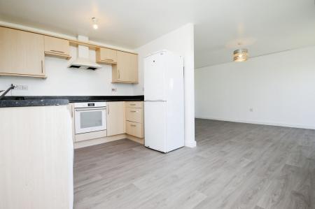 2 bedroom Flat to let in Queen Mary Rise, Manor, Sheffield, S2